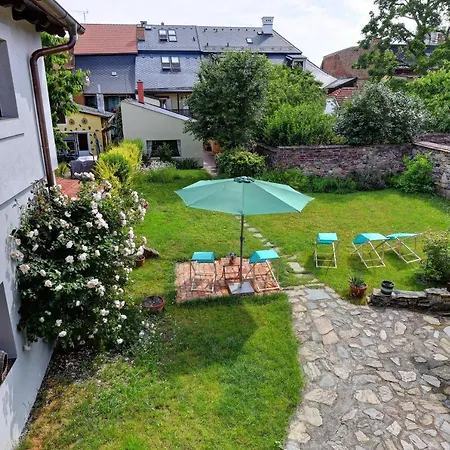 Gasthof Na Letnim Byte Kouřim