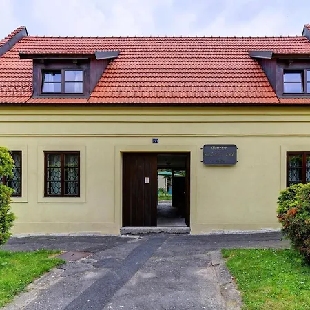 Na Letnim Byte Gasthof Kouřim