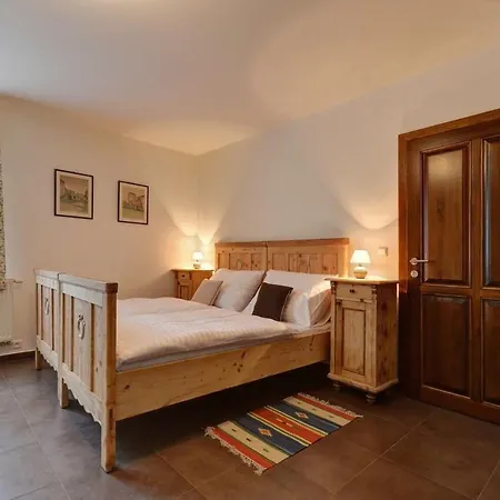 Na Letnim Byte Casa de hóspedes Kouřim